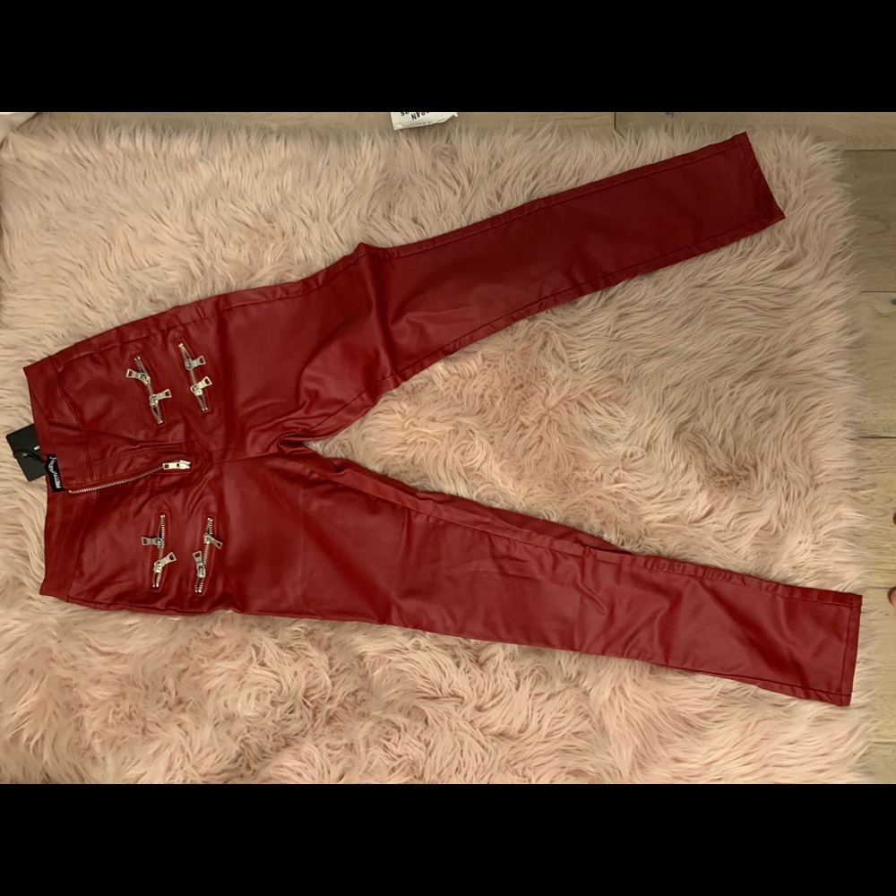 cute pants with zippers!!